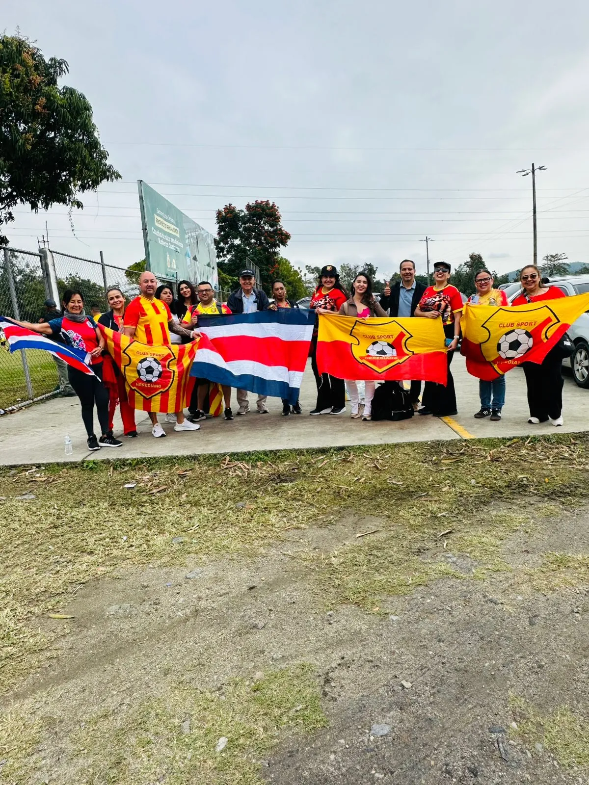 Familias acompañando al equipo en gira internacional